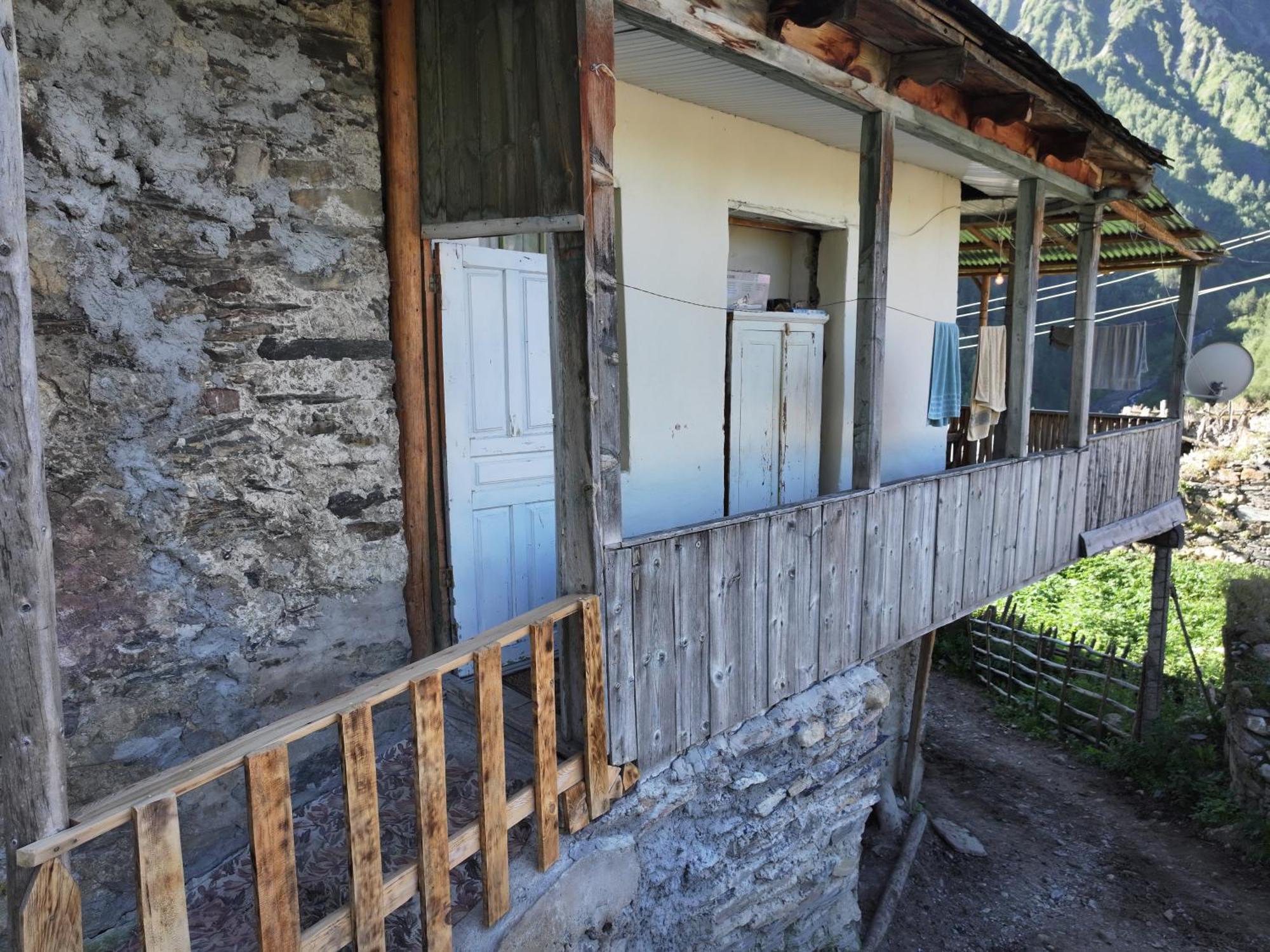 Guest House "Betqil" Adishi ภายนอก รูปภาพ